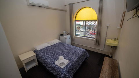 Australian Hotel - Accommodation Batemans Bay 2