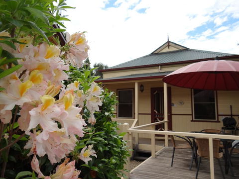 Autumn Affair Cottage 6 - Accommodation Batemans Bay 0