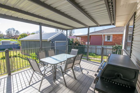 Autumn St - Trendy East Orange - Near CBD - Accommodation Batemans Bay 3