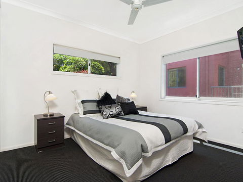 Avalon 3 - Views To Die For - Across The Road From Convent Beach - Accommodation Batemans Bay 1