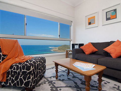 Avalon 3 - Views To Die For - Across The Road From Convent Beach - Accommodation Batemans Bay 2