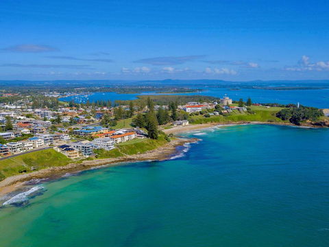 Avalon 4 - Right Across The Road From Convent Beach - Uninterrupted Views - Accommodation Batemans Bay 3