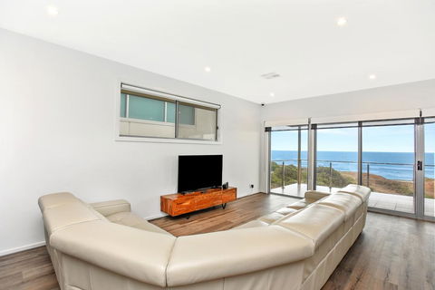 Avaya - Sellicks Beachfront Getaway - WiFi - Accommodation Batemans Bay 2