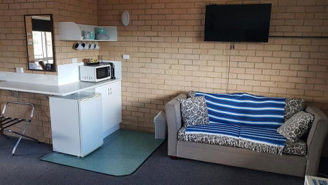Avlon Gardens Motel - Accommodation Batemans Bay 1