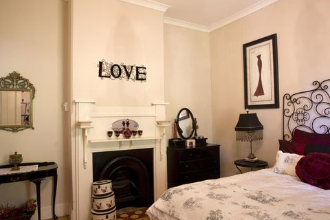 Azalea Cedar-Rose Barossa Valley Villa - Accommodation Batemans Bay 2