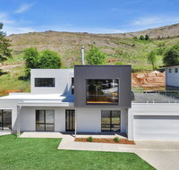 Balcony to Bogong - modern house ten minute stroll to town - Accommodation Batemans Bay