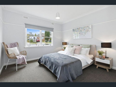 BALLARAT CLOSE 2 CBD + HOSPITAL+3BR HOME+NETFLIX + WiFi + Gift - Accommodation Batemans Bay 2