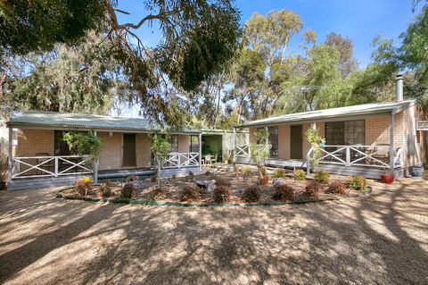 Barossa Country Cottages - Accommodation Batemans Bay 1