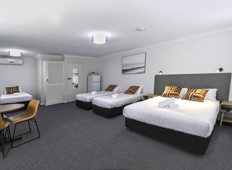 Batemans Bay Hotel - Accommodation Batemans Bay 2