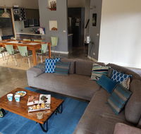 Bay Breeze Holiday Home - Accommodation Batemans Bay