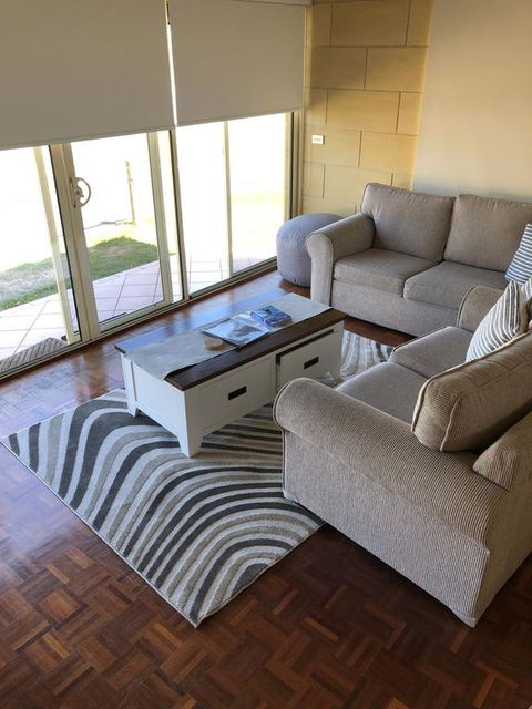 Bayview No 1 - Next To The Beach! - Accommodation Batemans Bay 0