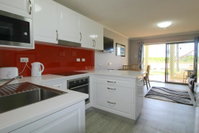 Beachfront 2 25 Willow Street