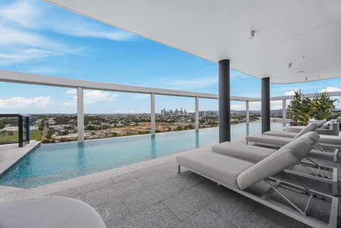 Rivello Apartments - Free Secure Car Park, 6km To City, Ferry Terminal, Eat Street, Rooftop Pool, Sauna, Portside Dinning - Accommodation Batemans Bay 1