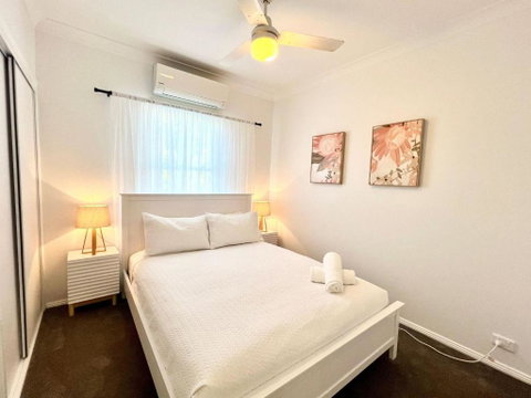 Renovated Queenslander - Upstairs 2km To Stadium - Accommodation Batemans Bay 3