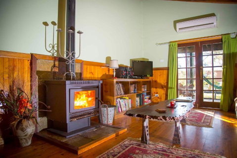 Red Tractor Retreat - Accommodation Batemans Bay 3