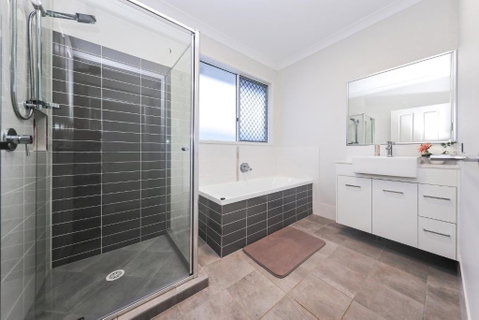Redcliffe - Accommodation Batemans Bay 2