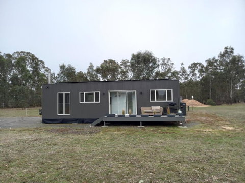Redman View Luxury Lakeside Cabin - Accommodation Batemans Bay 1