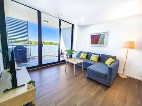Relaxing 1BR W Pools & SPA, Gym In Olympic Park - Accommodation Batemans Bay 1