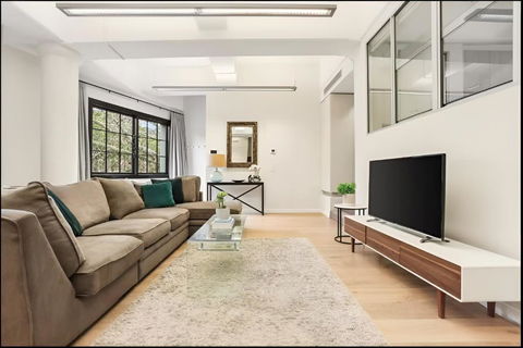Renovated Warehouse Conversion In Heart Of Sydney - Accommodation Batemans Bay 1