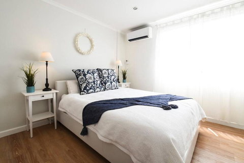 Resort-style Coastal Living With Balcony & Pool - Accommodation Batemans Bay 1