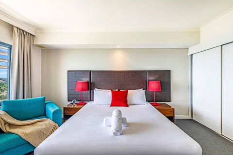 Resort Style King Pad With Sparkling Sea Views - Accommodation Batemans Bay 3