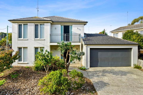 Retreat On Gairloch I Geelong River Hideaway - Accommodation Batemans Bay 0
