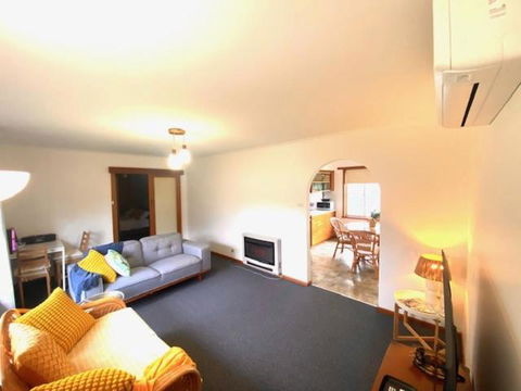 Retro Riverside Redan, Ballarat - Accommodation Batemans Bay 2
