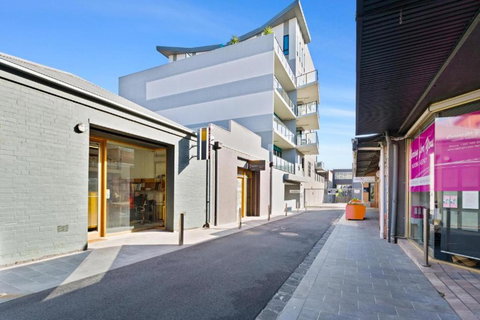 Right In The Centre Of Town - Accommodation Batemans Bay 3