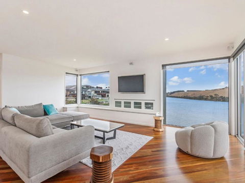 River Reveal - Accommodation Batemans Bay 0