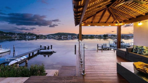 Riverside Retreat - Absolute Waterfront - Accommodation Batemans Bay 0