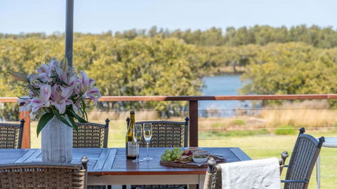 Riverside Retreat, Coolangatta, Near Seven Mile Beach - Accommodation Batemans Bay 2