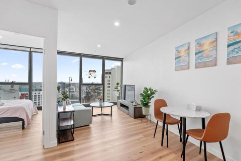 RiverViews 1BR 1BA Skytower Apt With Pool, Gym, Sauna - Accommodation Batemans Bay 0