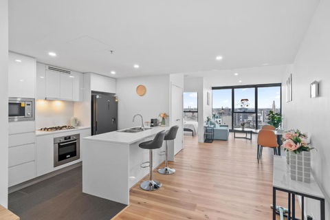 RiverViews 1BR 1BA Skytower Apt With Pool, Gym, Sauna - Accommodation Batemans Bay 1