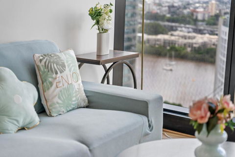 RiverViews 1BR 1BA Skytower Apt With Pool, Gym, Sauna - Accommodation Batemans Bay 2