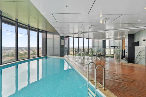 RiverViews 1BR 1BA Skytower Apt With Pool, Gym, Sauna - Accommodation Batemans Bay 3