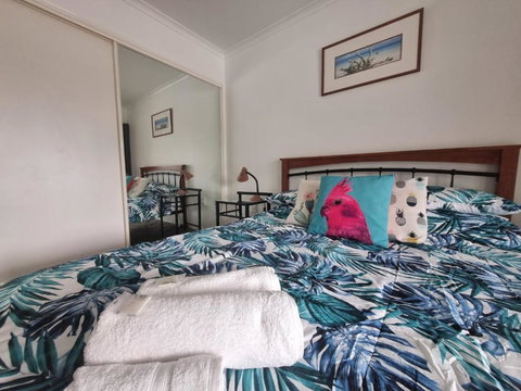 Residential Two-bedroom Unit On The Strand, Self-check In, Wi-fi - Accommodation Batemans Bay 2