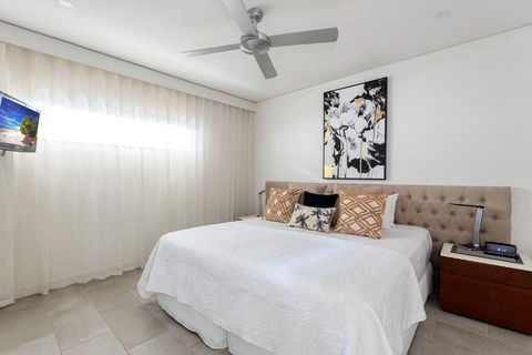 Rose At Temple Palm Cove - A Poolside Paradise - Accommodation Batemans Bay 3