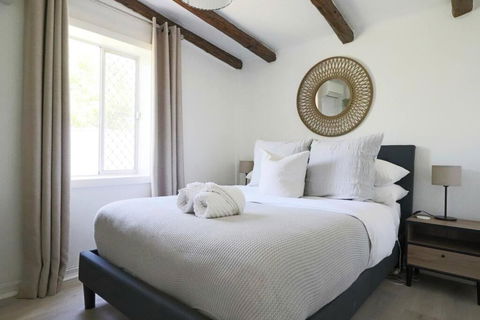 Rustic Chic 200 Metres From CBD - Accommodation Batemans Bay 3