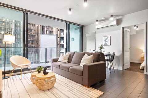 Rooftop Pool 2BR Apt At Marvel Stadium With Free Parking - Accommodation Batemans Bay 0