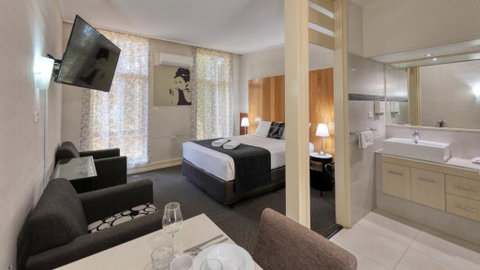Rose City Motor Inn - Accommodation Batemans Bay 1