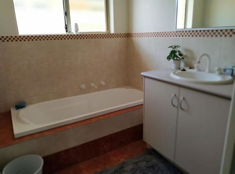 Ross - Accommodation Batemans Bay 3