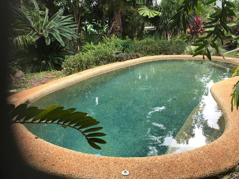 Royal Palm Cottage, Entire Two Bedroom 2 Bathroom House With Pool - Accommodation Batemans Bay 2