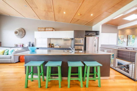 Saltwater 5 - Sleeps 8 - Close To Main Beach - Accommodation Batemans Bay 1