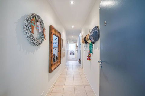 Saltwater 5 - Sleeps 8 - Close To Main Beach - Accommodation Batemans Bay 3