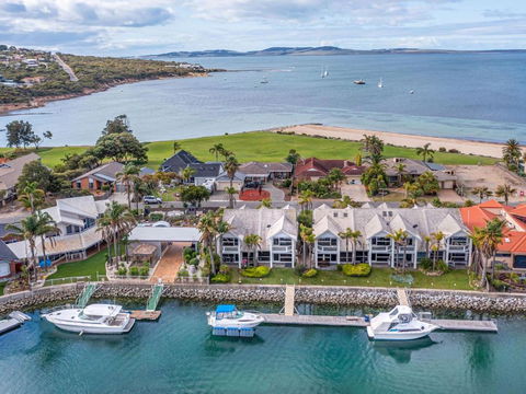 Salty Views - Accommodation Batemans Bay 1