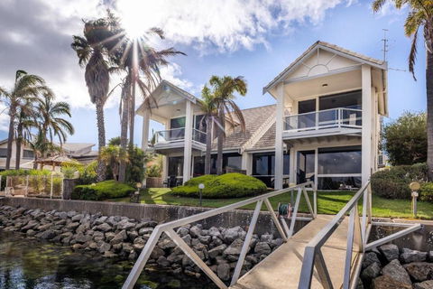 Salty Views - Accommodation Batemans Bay 0