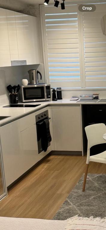 Sam The Central Studio - Accommodation Batemans Bay 3