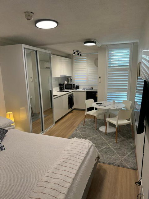 Sam The Central Studio - Accommodation Batemans Bay 0