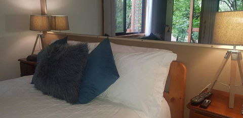 Samurai Beach Bungalows - Port Stephens YHA - Accommodation Batemans Bay 2