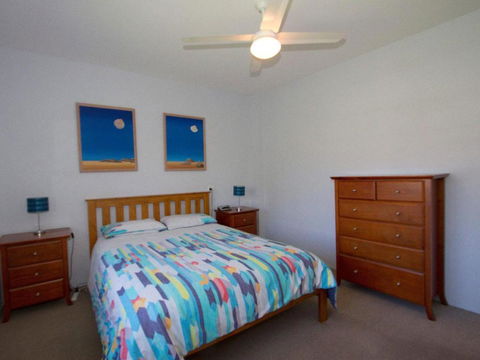 Sandcastle 7 With WiFi - Accommodation Batemans Bay 3
